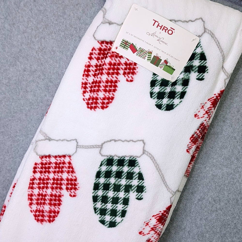 Christmas Mittens Marlo Lorenz Thro Throw Blanket Red Green Fleece 50x70 NEW